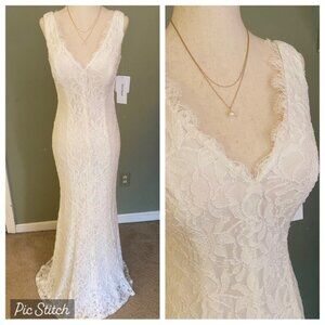 David's Bridal White Lace Wedding Dress